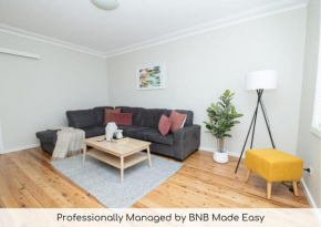 Sweet Caroline Sunny & Spacious Sleeps 6, Orange